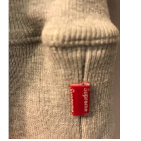 PRICE DROP Authentic Supreme Box Logo Hoodie
Heather Grey Size L - Picture 7 of 10